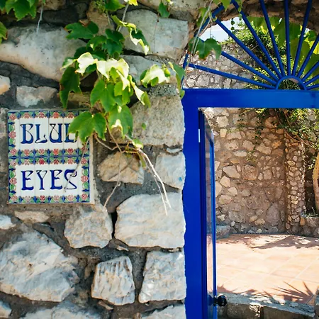 Villa Blue Eyes *